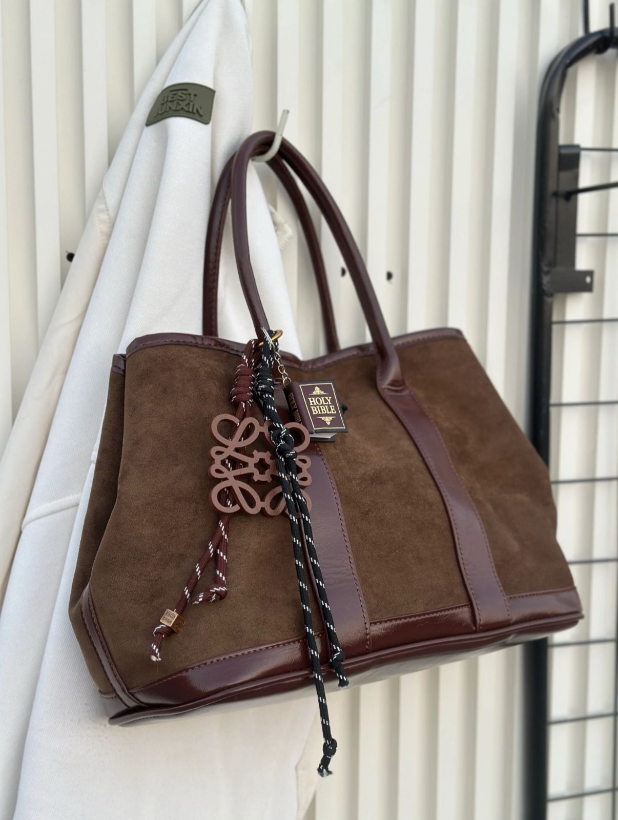 woomen-handbag-img